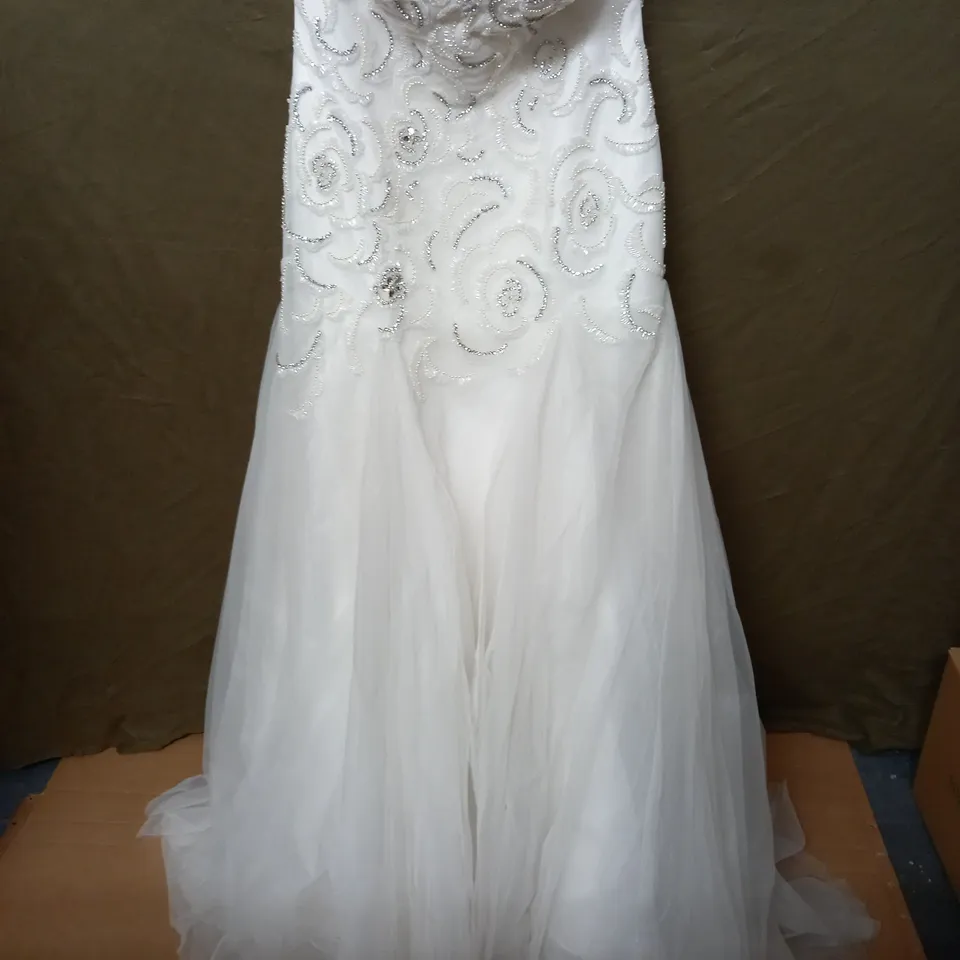 EMBELLISHED NET OVERLAY IVORY WEDDING DRESS - SIZE UNSPECIFIED