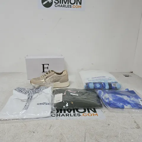 BOX OF APPROXIMATELY 10 ASSORTED CLOTHING AND SHOE ITEMS IN VARIOUS COLOURS, STYLES AND SIZES