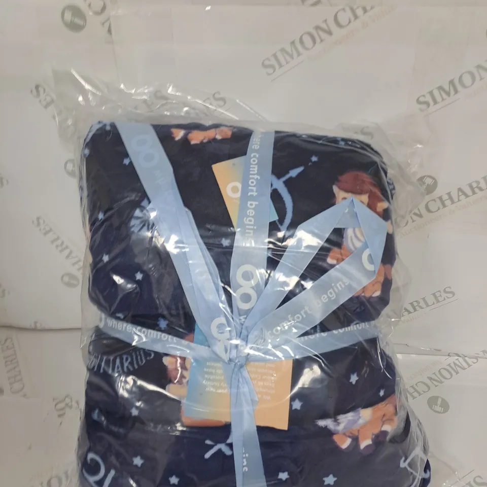 OODIE HOODED OVERSIZED BLANKET 