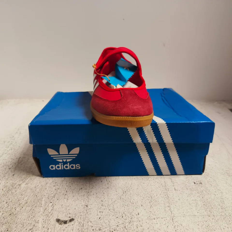 BOXED PAIR OF ADIDAS SAMBA JANE WOMENS SHOES IN RED/WHITE SIZE UK 5