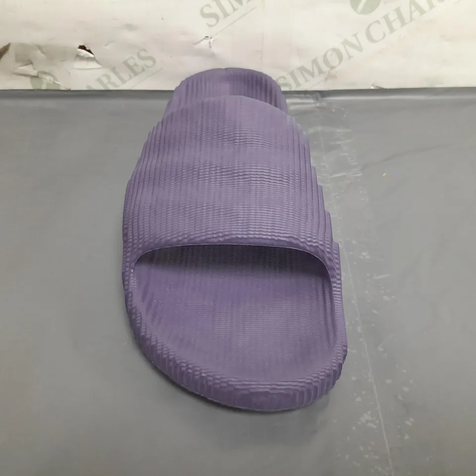 PAIR OF ADIDAS ADILETTE 22 SLIDERS IN PURPLE UK SIZE 9