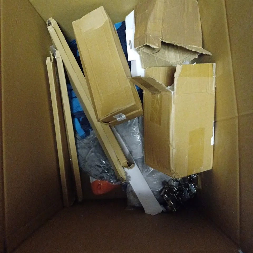 APPROXIMATELY 15 ASSORTED HOUSEHOLD AND LEISURE PRODUCTS TO INCLUDE FOLDABLE STORAGE CONTAINERS, TRTL PILLOW, RUBBER TOILET BRUSH ETC 