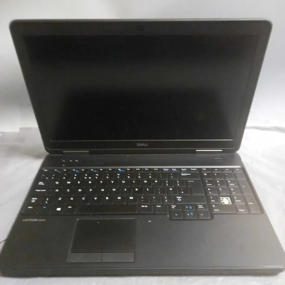 DELL LATITUDE E5540  LAPTOP