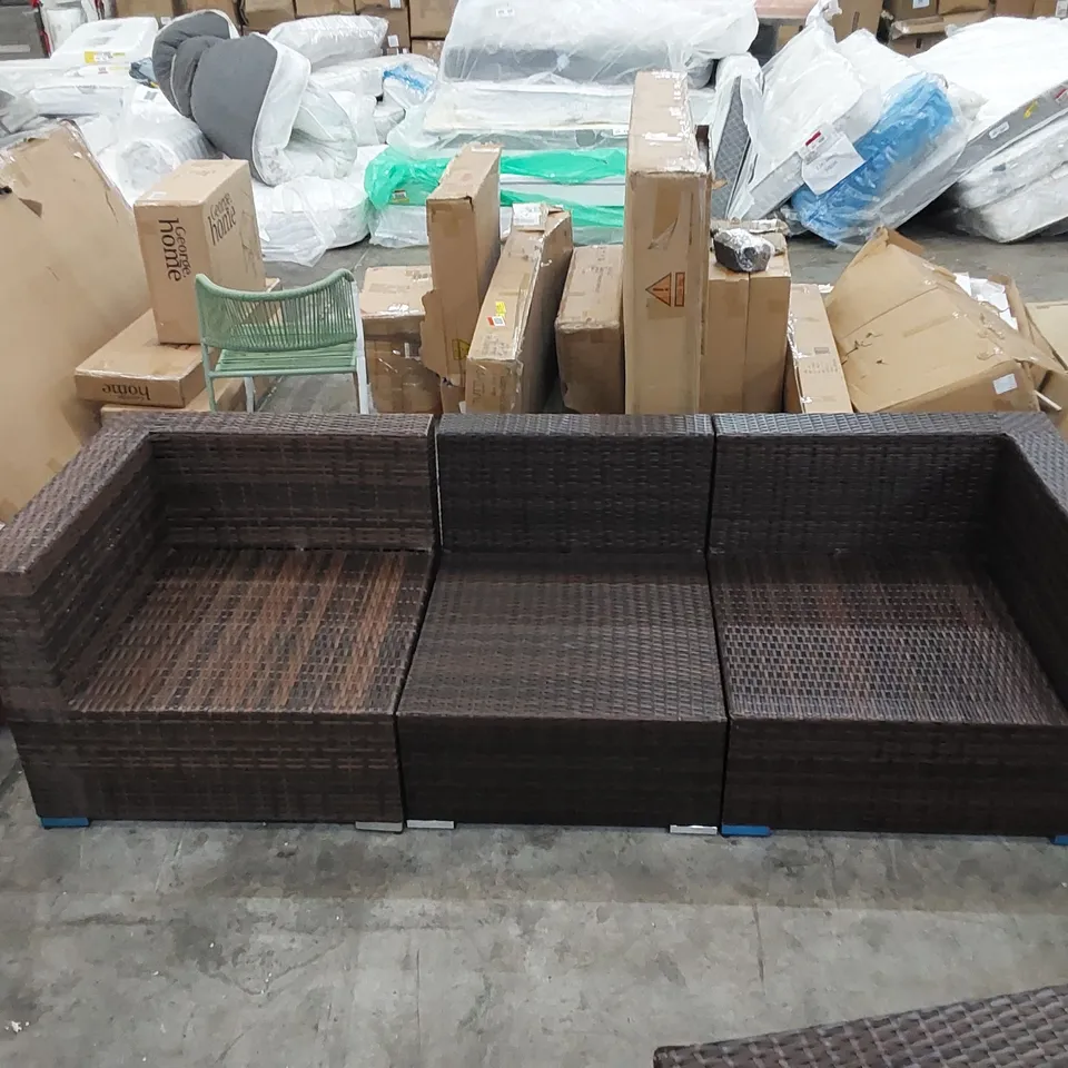 DESIGNER 3-PIECE BROWN RATTAN GARDEN/PATIO SOFA