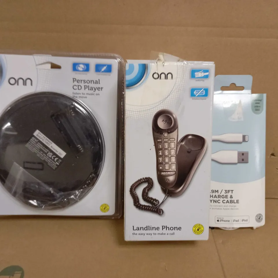 BOX OF APPROXIMATELY 18 ASSORTED ELECTRICAL ITEMS TO INCLUDE ONN PERSONAL CD PLAYER, ONN LANDLINE PHONE, ASDA TECH CHARGE & SYNC CABLE, ETC
