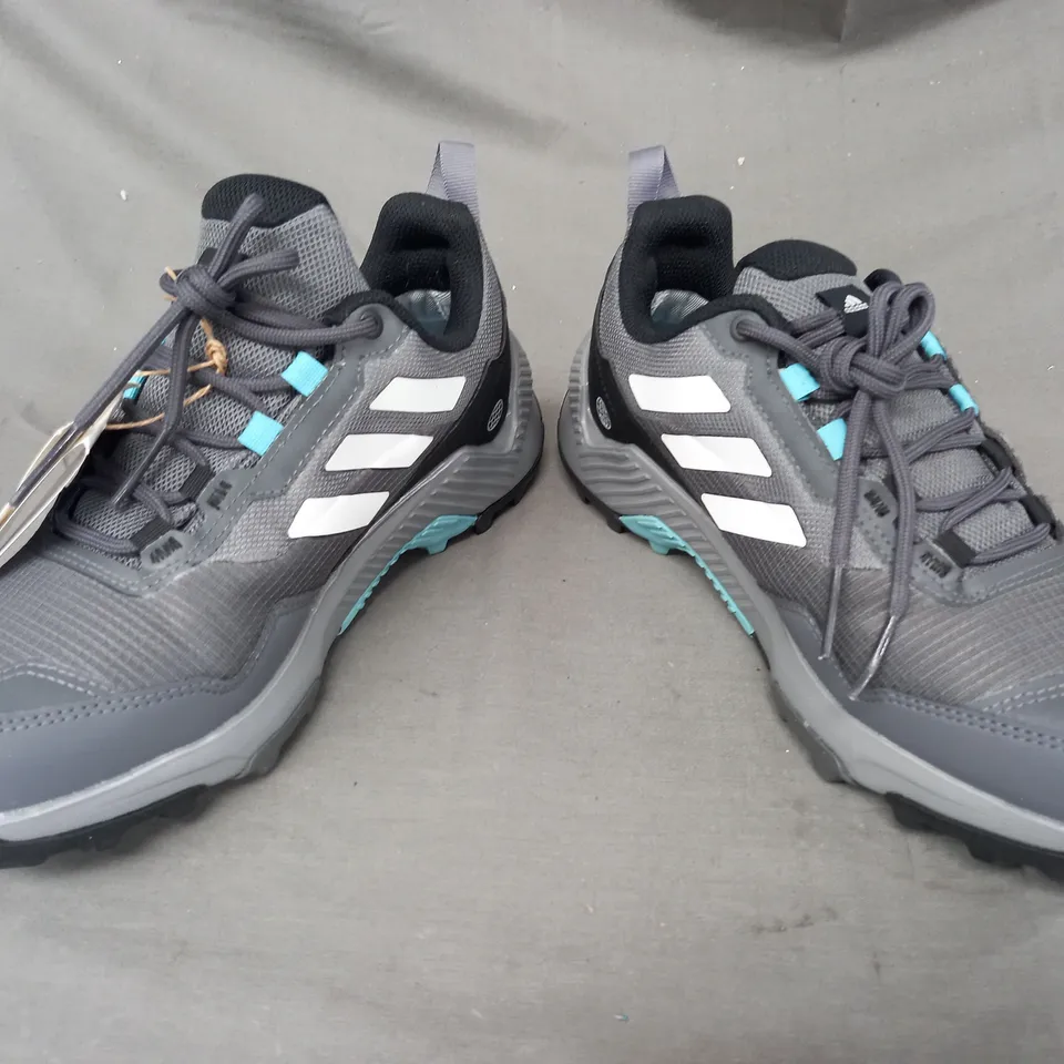 BOXED PAIR OF ADIDAS EASTRAIL 2 SHOES IN GREY/CYAN UK SIZE 5.5