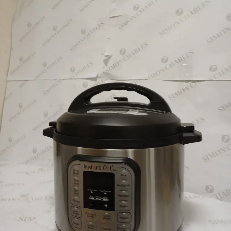INSTANT POT DUO PRESSURE COOKER