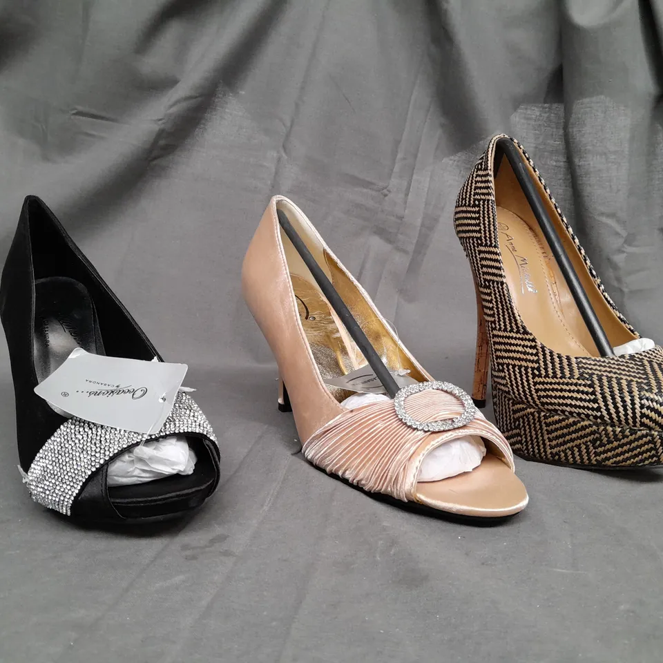 BOX OF APPROX 6 ASSORTED SHOES IN VARIOUS SIZES & COLOURS 
