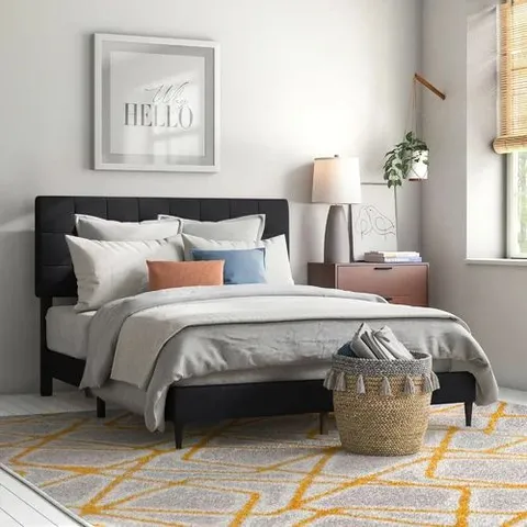 BOXED FORSAN UPHOLSTERED PLATFORM BED