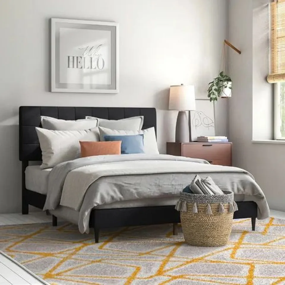BOXED FORSAN UPHOLSTERED PLATFORM BED