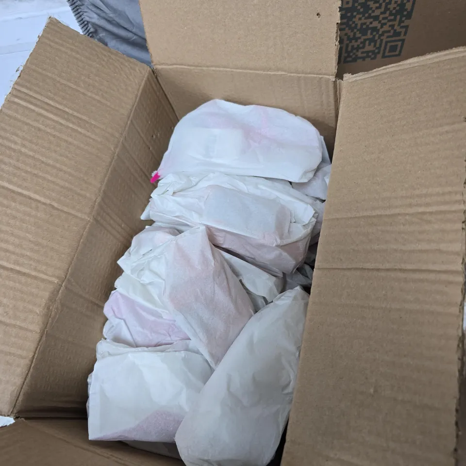 BOX OF GISELA GRAHAM SMALL ASSORTED DINOSAUR  DECORATIONS 