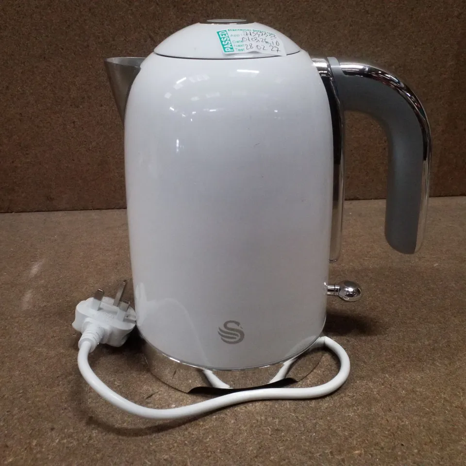 BOXED SWAN SOLACE 1.7L RAPID BOIL JUG KETTLE HIGH GLOSS WHITE BODY