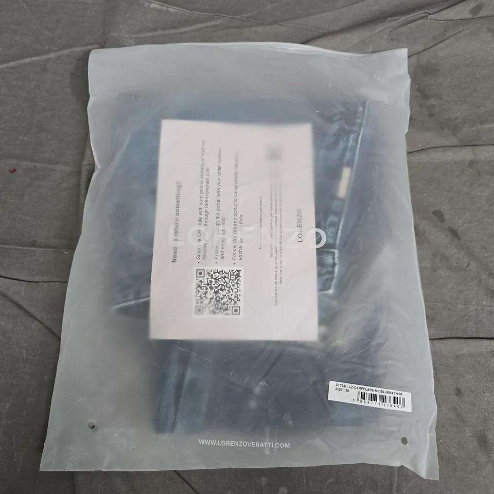 BAGGED LORENZO VERATTI JEANS – MID BLUE WASH, FLARED STYLE – SIZE 30