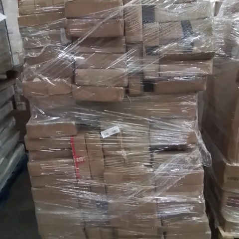 PALLET CONTAINING LARGE AMOUNT OF FLOATING SHELVES