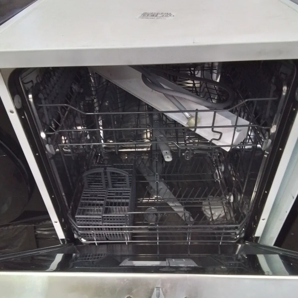 BOXED HISENSE FREESTANDING DISHWASHER - WHITE