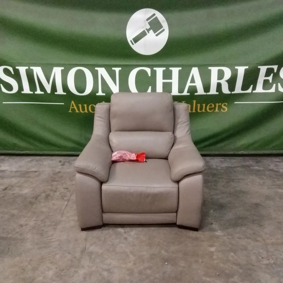 QUALITY DESIGNER ITALIAN MADE DEGANO LEATHER ELECTRIC RECLINER ARMCHAIR