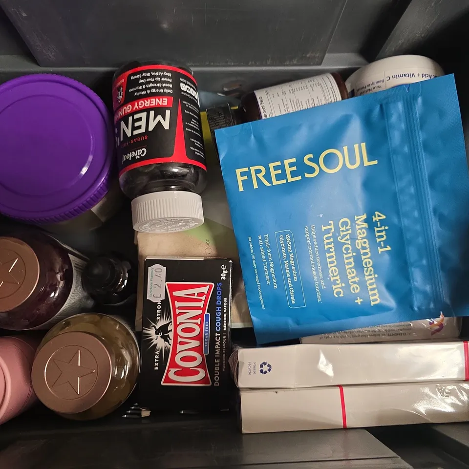 APPROXIMATELY 12 ASSORTED VITAMIN/HEALTH AID PRODUCTS TO INCLUDE MARINE COLLAGEN, MENS ENERGY GUMMIES, MYVEGAN PROTEIN BLEND, ETC - COLLECTION ONLY