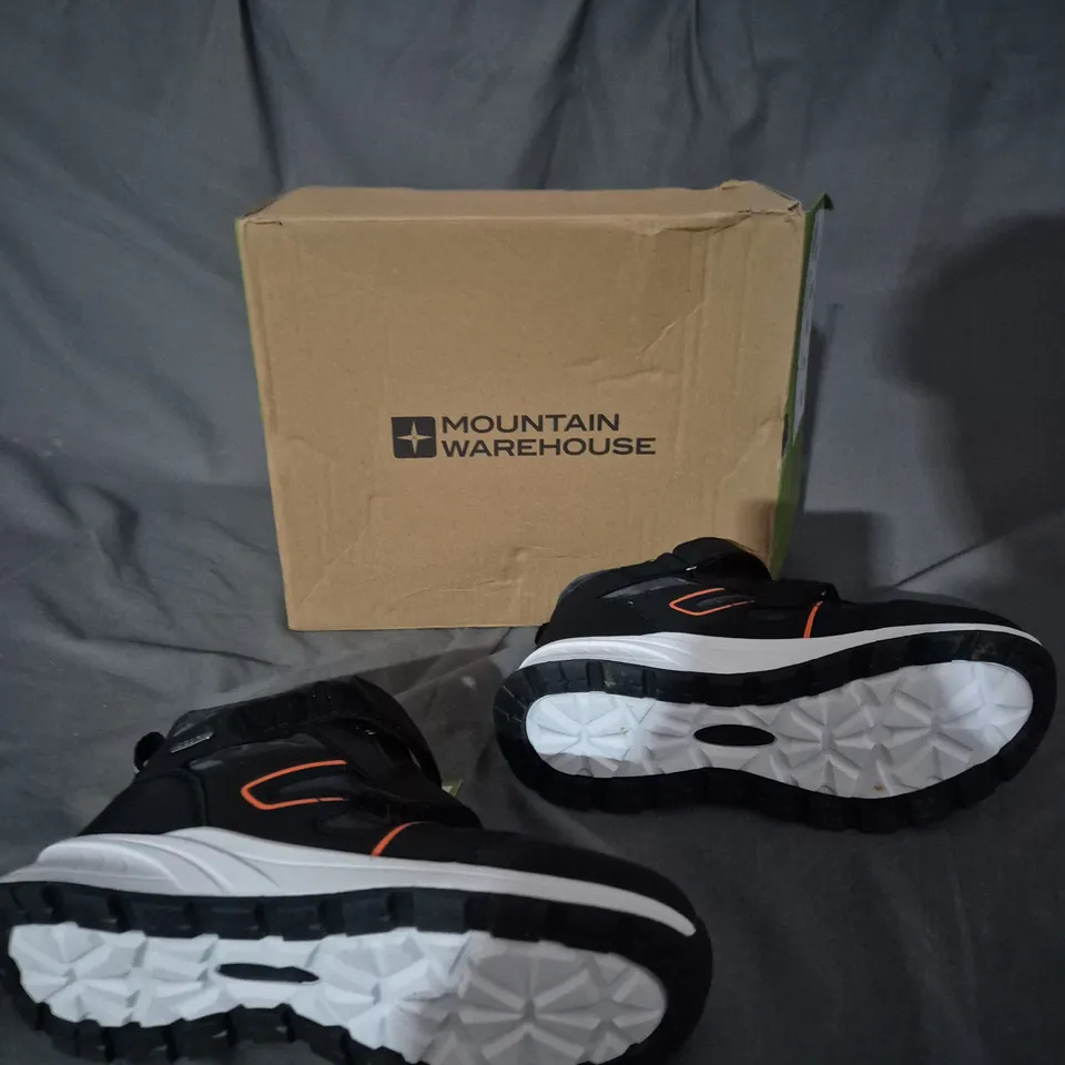 BOXED PAIR OF MOUNTAIN WAREHOUSE BLACK/ORANGE VELCRO WALKNG BOOTS UK 2