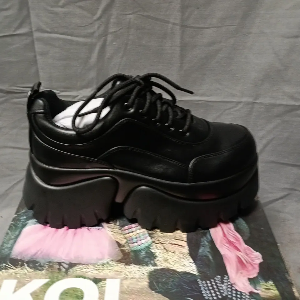 BOXED KOI CHRONICLES 'MONSTER' PLATFORM TRAINERS – BLACK, UK6