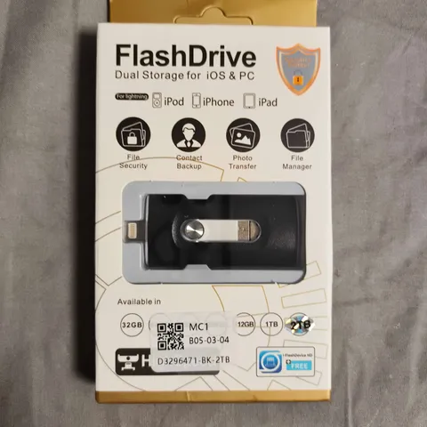 FLASHDRIVE DUAL STORAGE FOR IOS & PC USB/LIGHTNING IN BLACK - 2TB (BOXED)