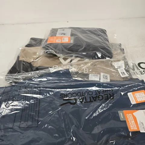 APPROXIMATELY 31 ASSORTED BRAND NEW REGATTA CLOTHING ITEMS IN VARIOUS SIZES, STYLES & COLOURS TO INCLUDE BAYFELL TROUSERS, DIGNIFY JACKET ETC
