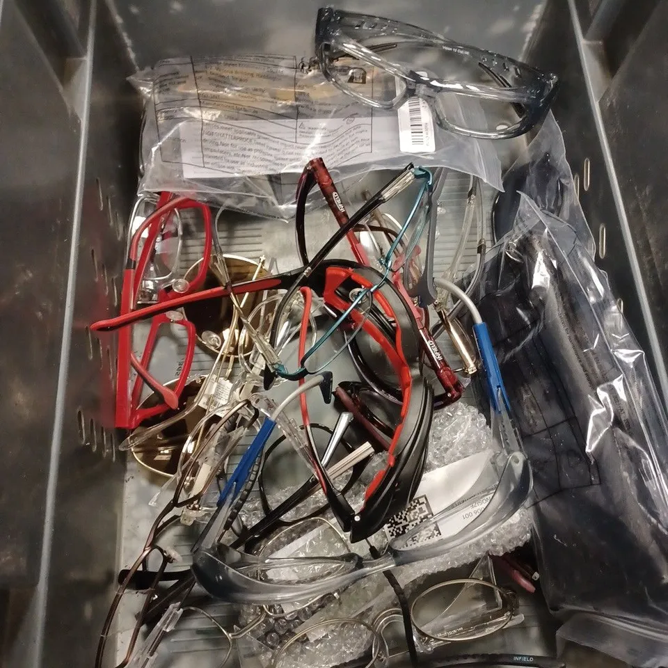 BOX TO CONTAIN APPROX. 25 X ASSORTED PAIRS OF GLASSES. BRANDS VARY 