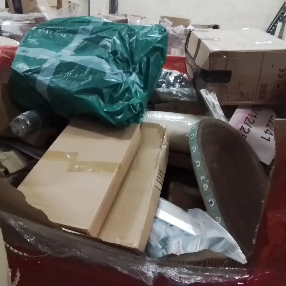 PALLET OF ASSORTED HOUSEHOLD GOODS AND PRODUCTS TO INCLUDE;BALANCE BIKE,GOVEE LIGHT