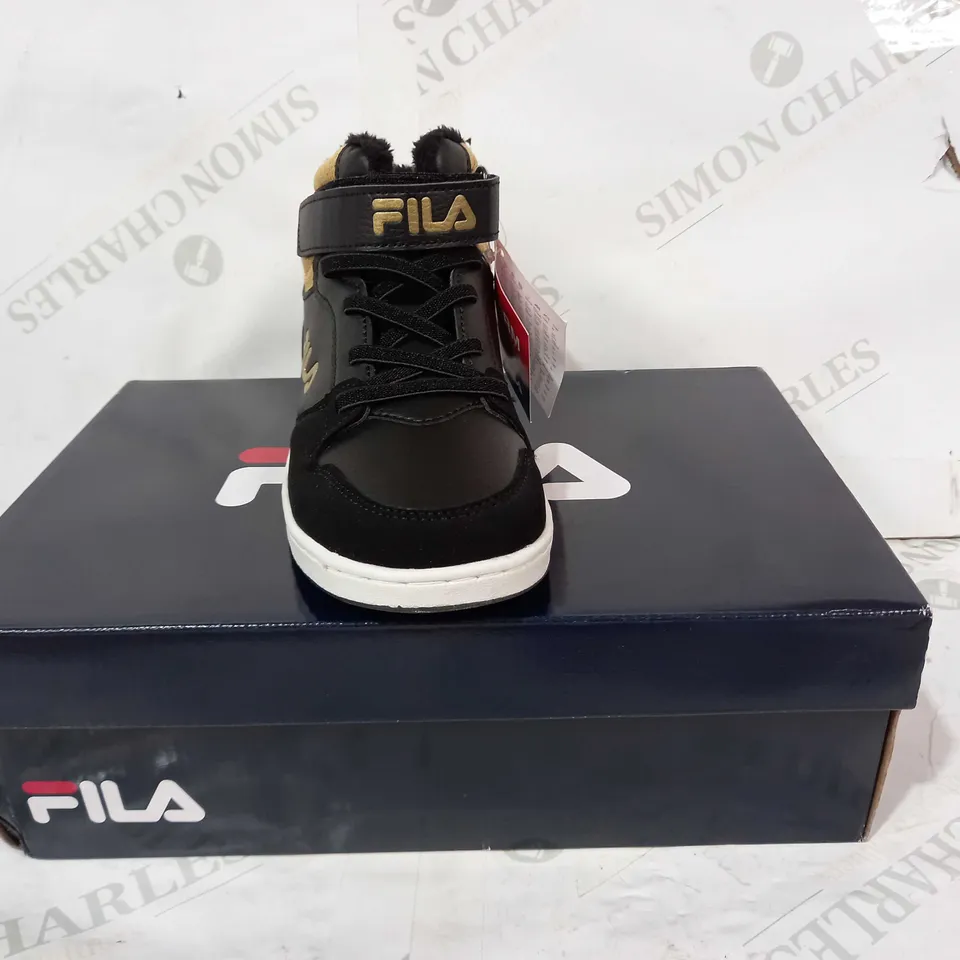 BOXED PAIR OF FILA SHOES IN BLACK/GOLD UK SIZE CHILDREN'S 13