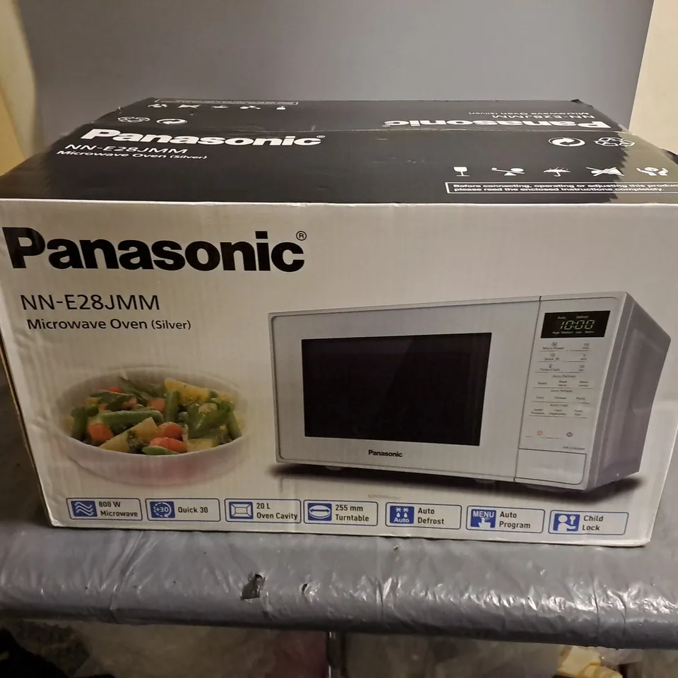 BOXED PANASONIC NN-E28JMM MICROWAVE OVEN - SILVER