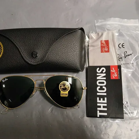 BOXED PAIR OF RAY BAN GLASSES WITH G-15 LENS IN CASE