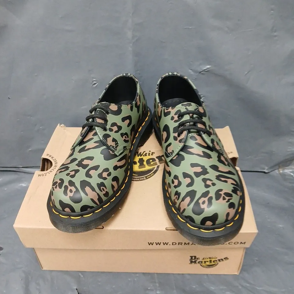 BOXED PAIR OF DR MARTENS DISTORTED LEOPARD SMOOTH SHOES IN KHAKI GREEN - 3