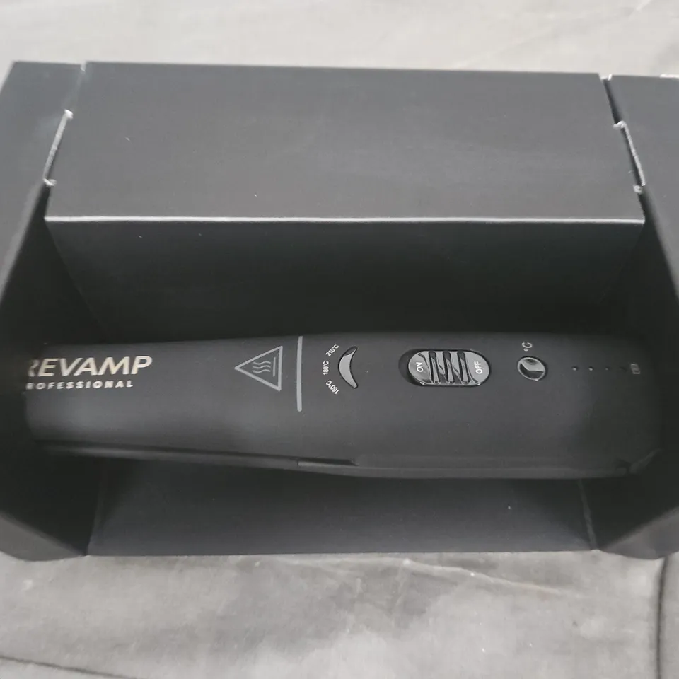 BOXED REVAMP LIBERATE CORDLESS COMPACT STRAIGHTENER ST-1700X-EU2