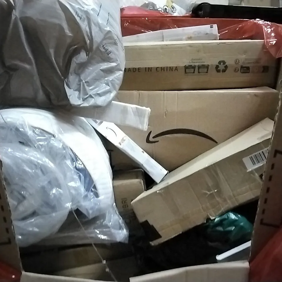 PALLET CONTAINING ASSORTED PRODUCTS INCLUDING BABY PLAYPEN, TOILET SEAT, ASH BUCKET WITH SHOVEL, SLIMLINE HEATER & PLAYMOBIL PIRATE SET