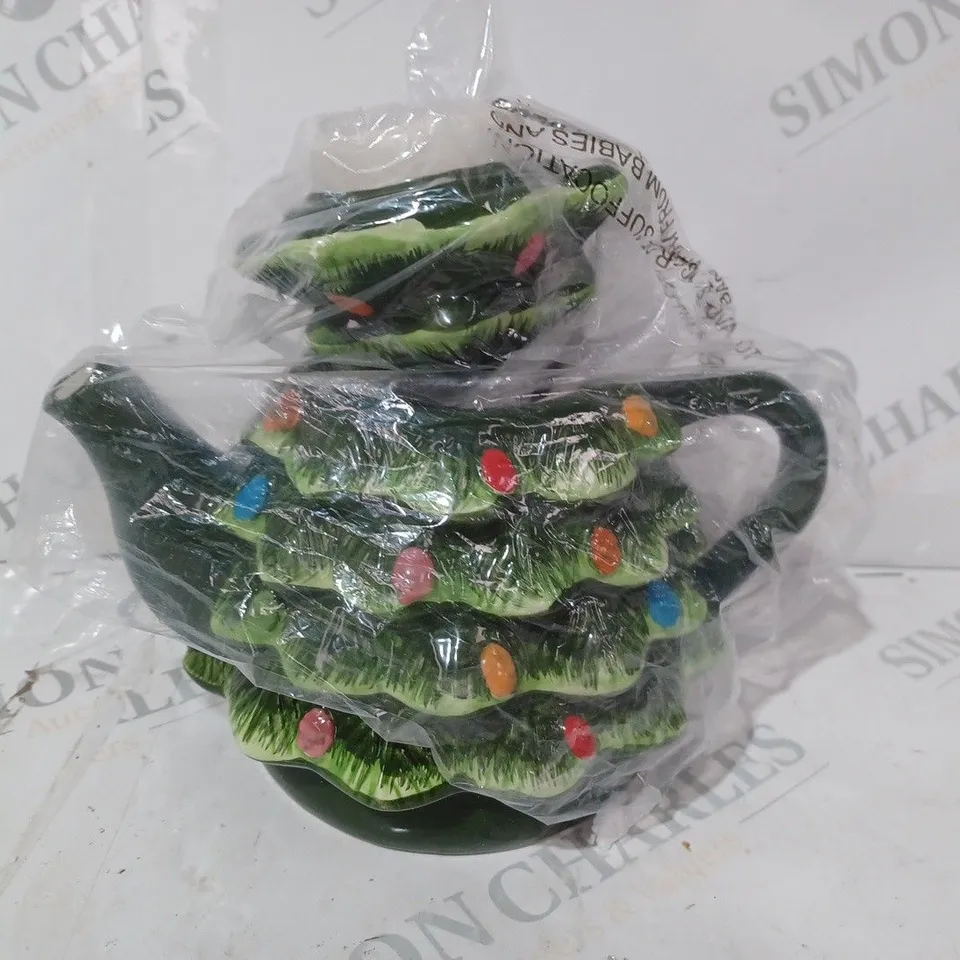 BOXED MR NOST TREE TEAPOT 