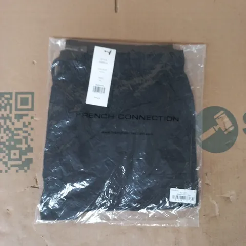 BAGGED FRENCH CONNECTION SHORTS IN BLACK SIZE XL