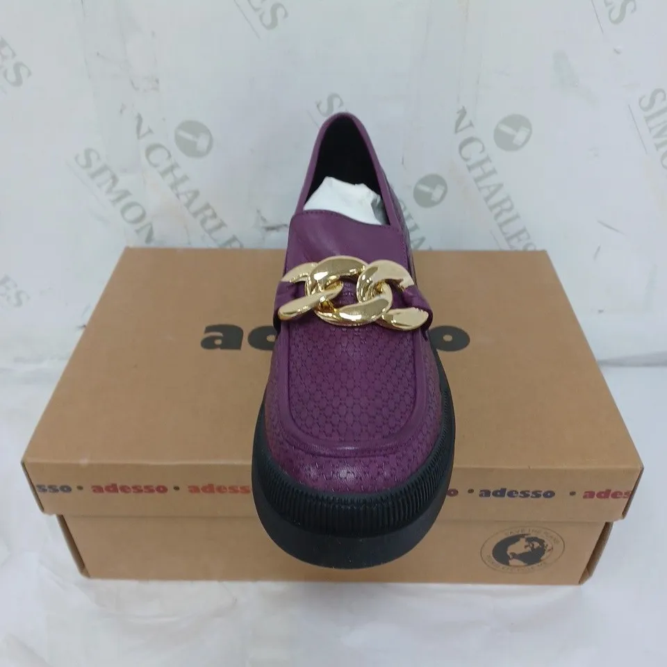 BOXED ADESSO LADIES FLAT SHOES WITH GOLD CHAIN DETAIL PURPLE SIZE EU 39