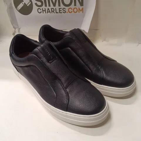 M&S MEN'S BLACK LEATHER SLIP-ON SNEAKERS UK10