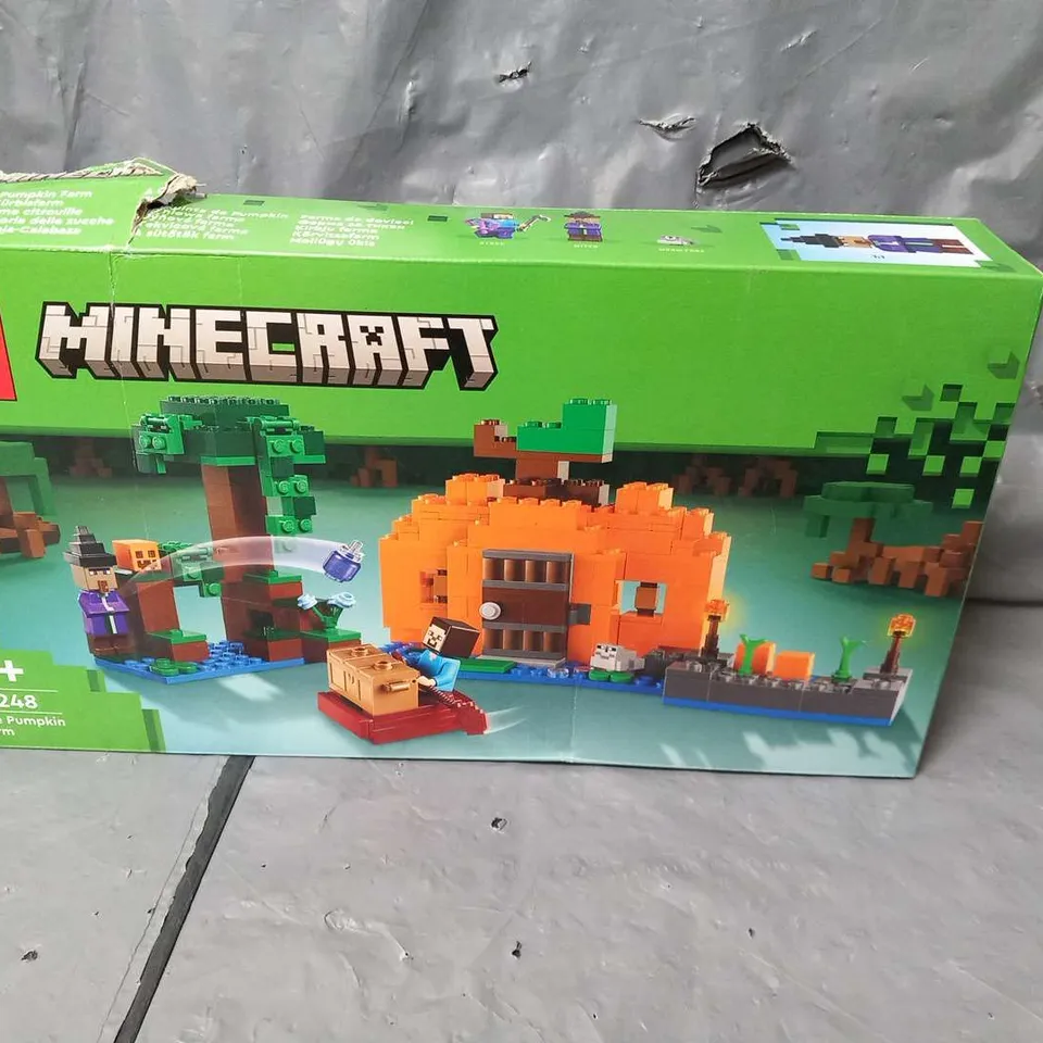 BOXED LEGO MINECRAFT THE PUMPKIN FARM 21248