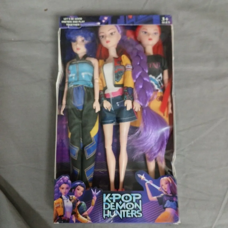 KPOP DEMON HUNTERS DOLLS SET – 3 FASHION DOLLS IN BOXED PACKAGING (NO.117)