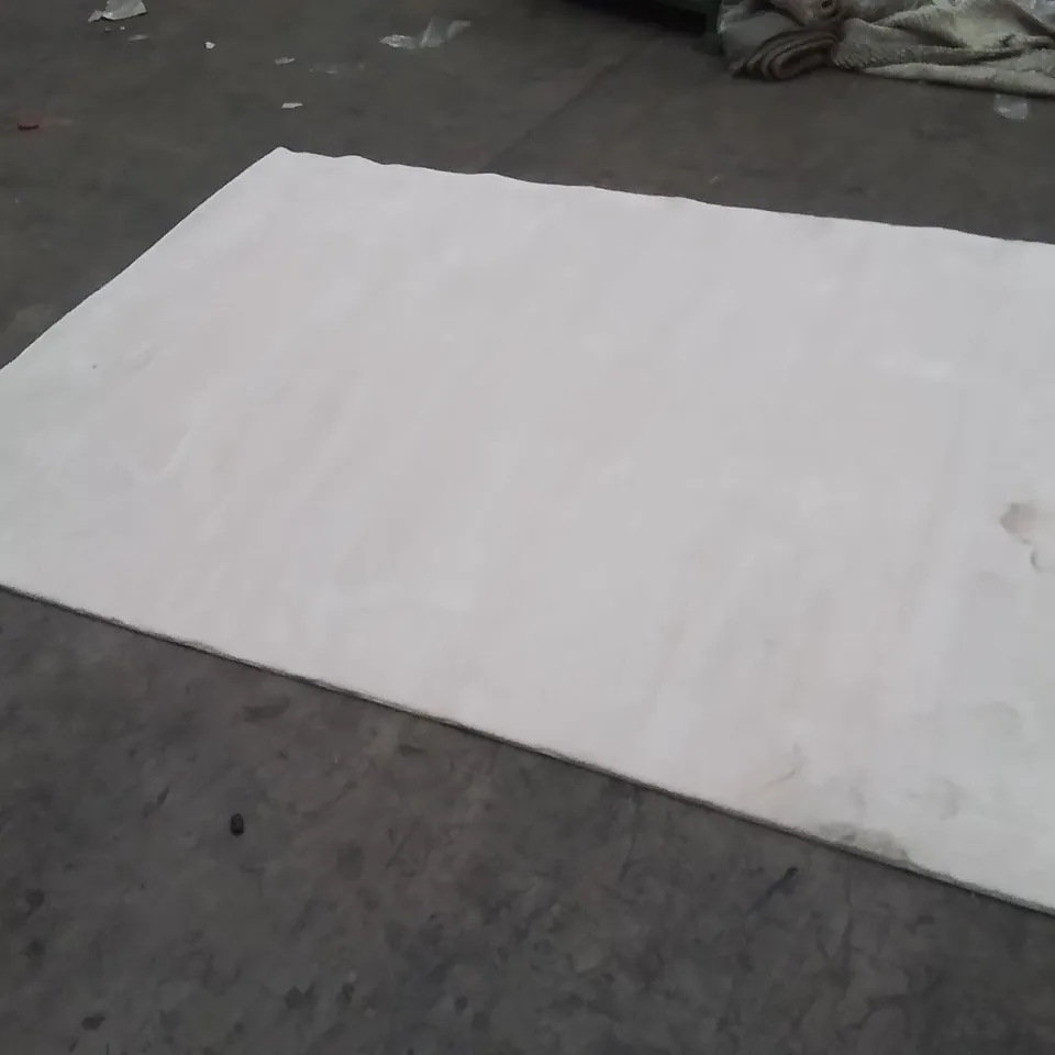 QUALITY DESIGNER AREA RUG - APPROXIMATELY 290X200CM