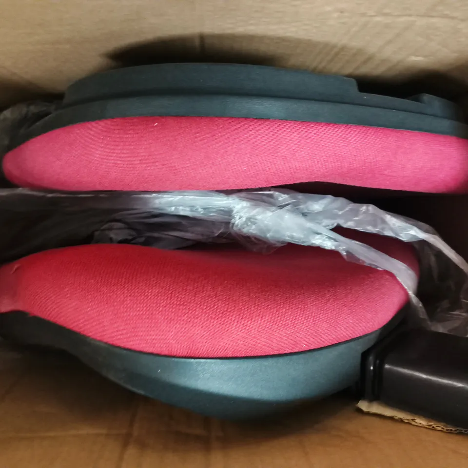BOXED YONISEE OFFICE CHAIR
