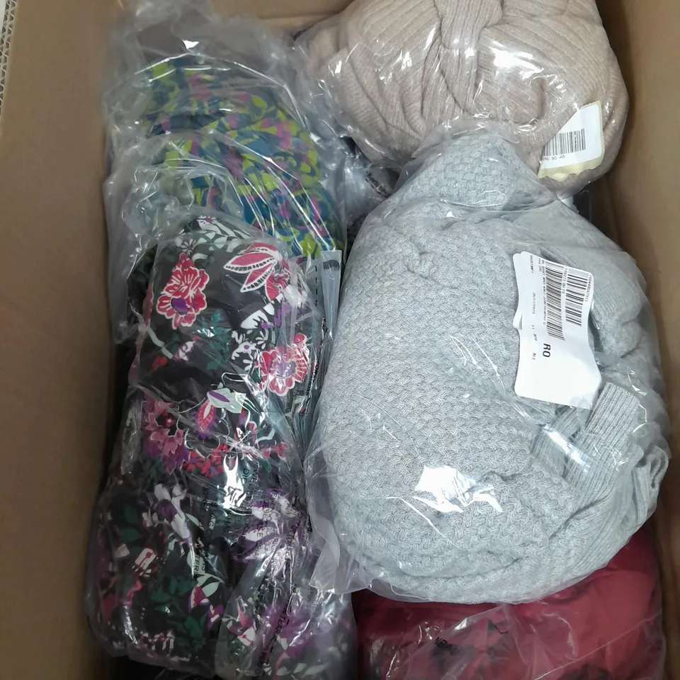 A BOX OF 10 ITEMS OF CLOTHING TO INCLUDE A FLOWER DESIGN DRESS A GREY AND BROWN JUMPER  