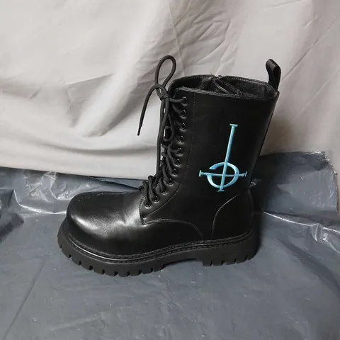 KOI X GHOST THE MINISTRY CRUCIFIX MILITARY BOOTS – UK9, BLACK