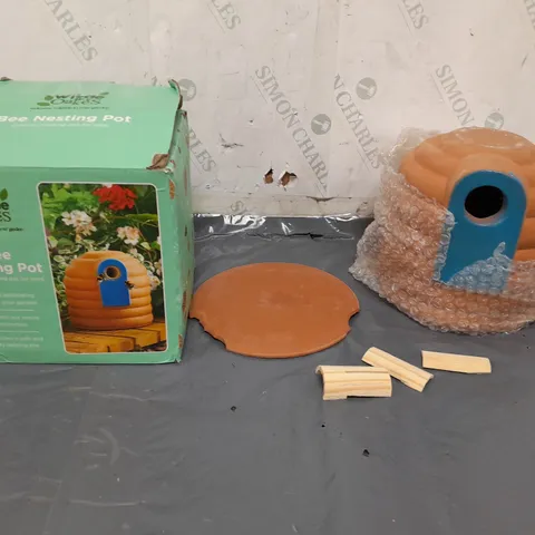 WILDE & OAKES BEE NESTING POT