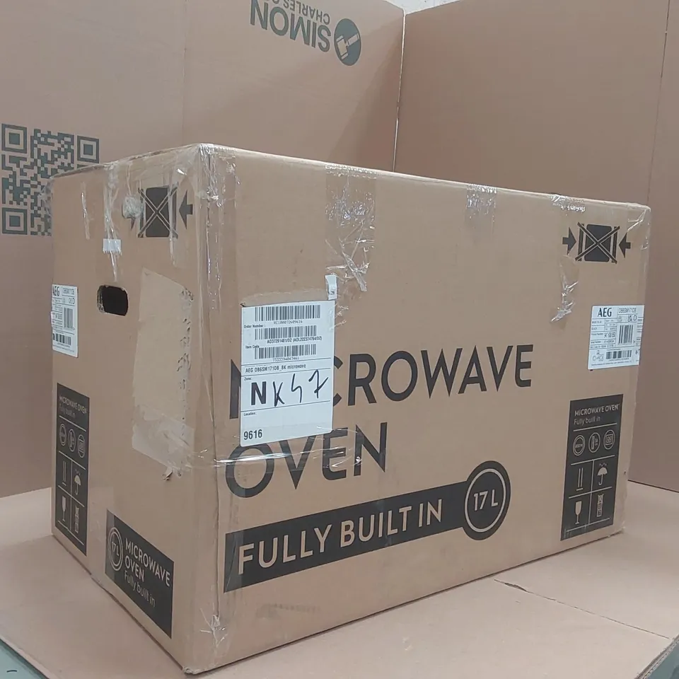 BOXED AEG OB6SM171DB 6000 INTEGRATED 800W MICROWAVE 17L
