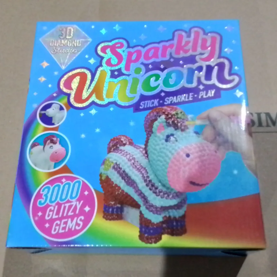 LOT OF 5 BRAND NEW SPARKLY UNICORN CRAFT SETS