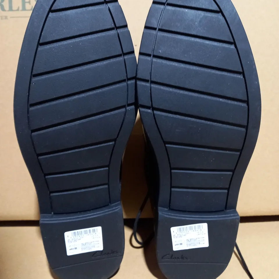 CLARKS SCALA LOOP YOUTH BLACK LEATHER SHOES - SIZE 7