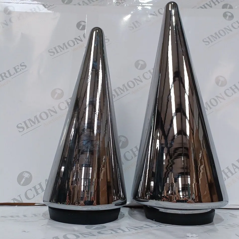 BOXED KELLY HOPPEN SET OF 2 INDOOR OUTDOOR PRELIT GLASS DECOR - REFLECTIVE CONES
