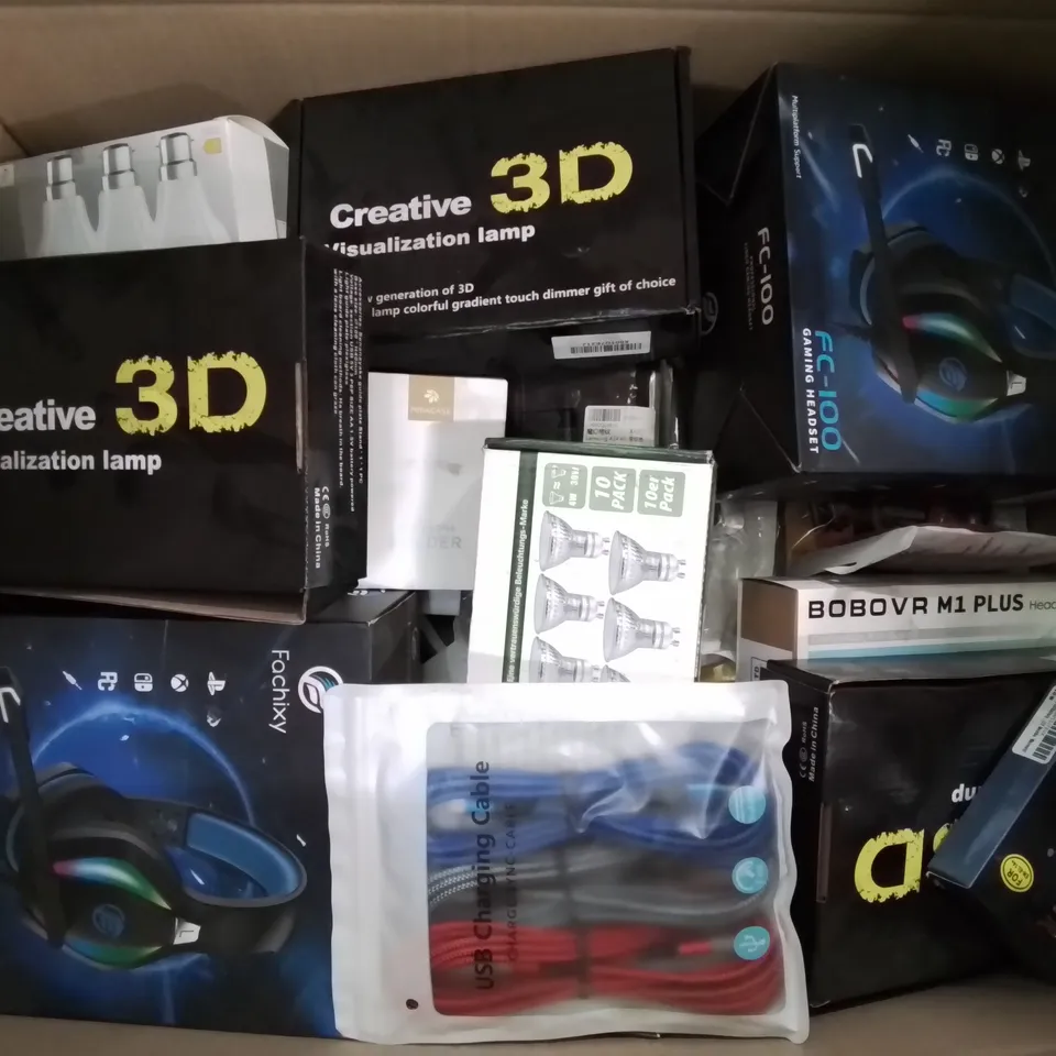 BOX CONTAINING LARGE AMOUNT OF BOXED ELECTRICAL ITEMS TO INCLUDE: GAMING HEADSETS, 3D ILLUSION LAMPS, PHONE SCREEN PROTECTION COVERS, CAR PHONE HOLDERS, TV WALL MOUNTS AND LOTS MORE.