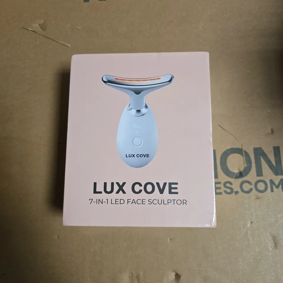 LUX COVE 7-IN-1 LED FACE SCULPTOR – BOXED